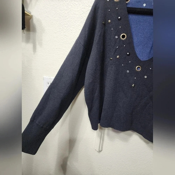 WILDFOX Navy Grommet Embellished Cropped Star Studded Sweater - Size Medium - Picture 6 of 8